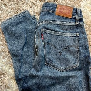 Like New Levi’s 721 Mile High Skinny (26W)